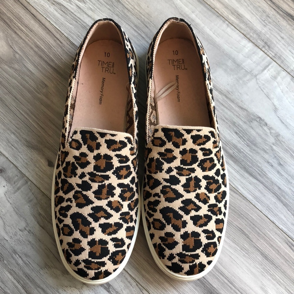 Time and Tru leopard memory foam slip on leopard cheetah shoe 10 brown black